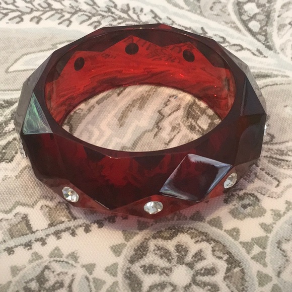 Vintage Lucite Acrylic Gem Cut Red Bangle Bracelet - Picture 1 of 7